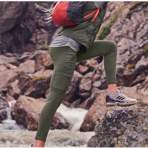 Athleta Headlands Hybrid Cargo Tight Green Cargo Pants Size 22 - Picture 14 of 14